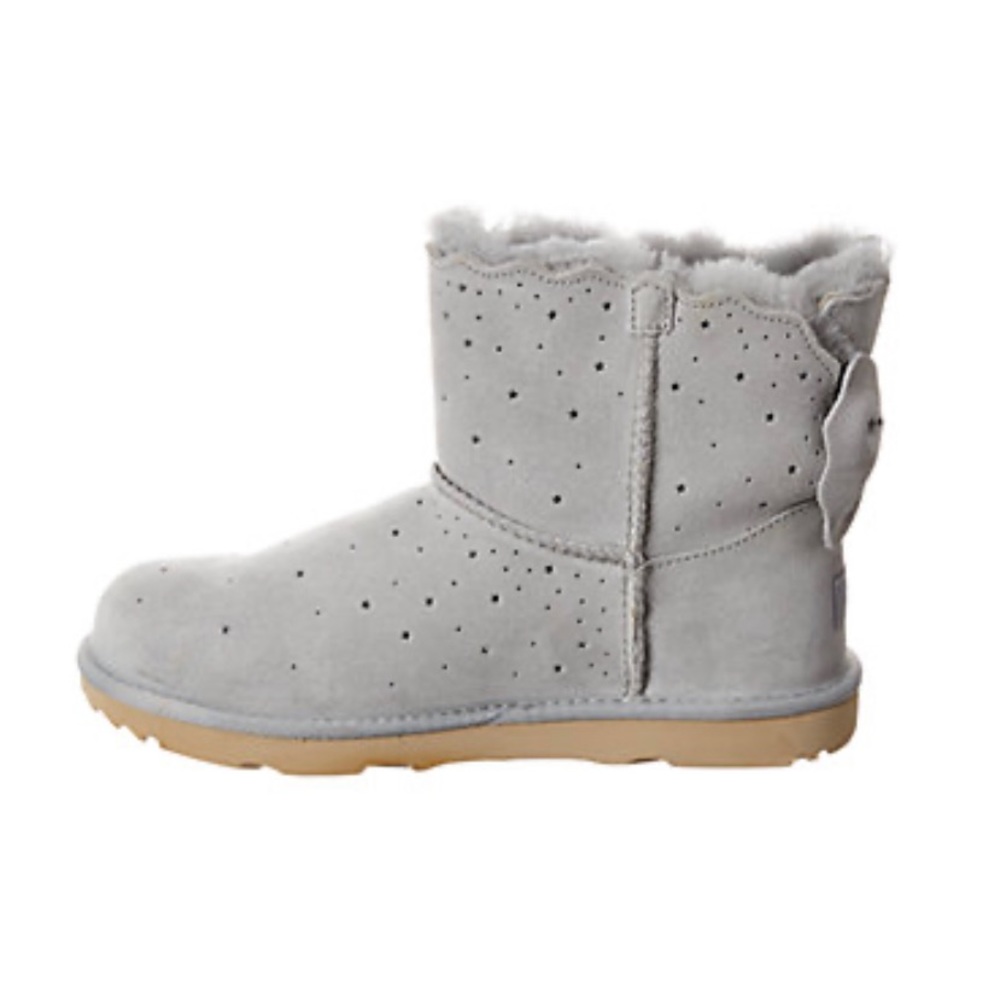 UGG brand new size 4(could fit a size 6-6.5)